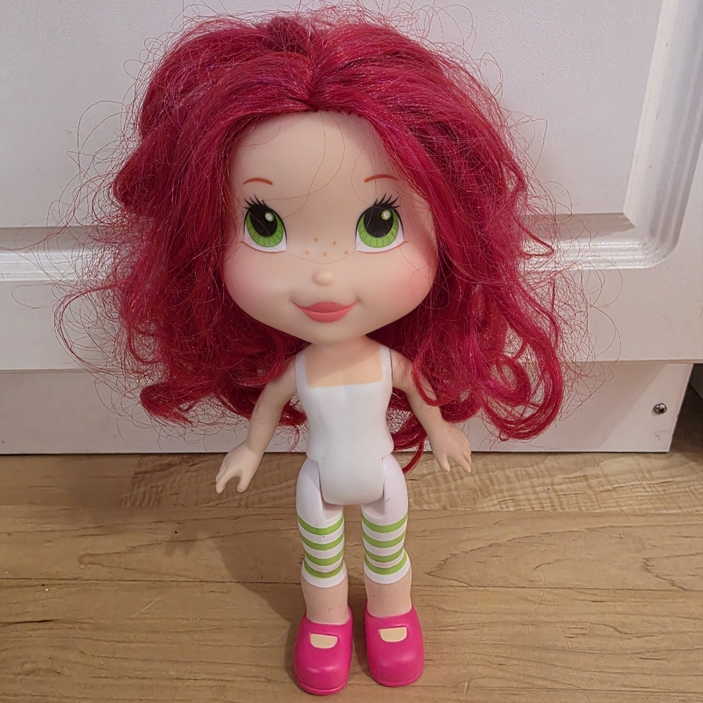 2008 Strawberry Shortcake 11" Doll Sweet Surprise 1 Hair Clip; no Clothing&brush